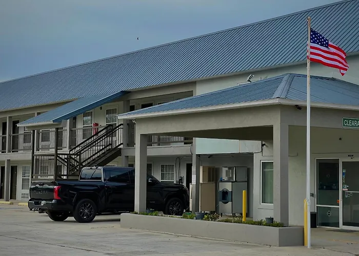 Garden Inn & Suites